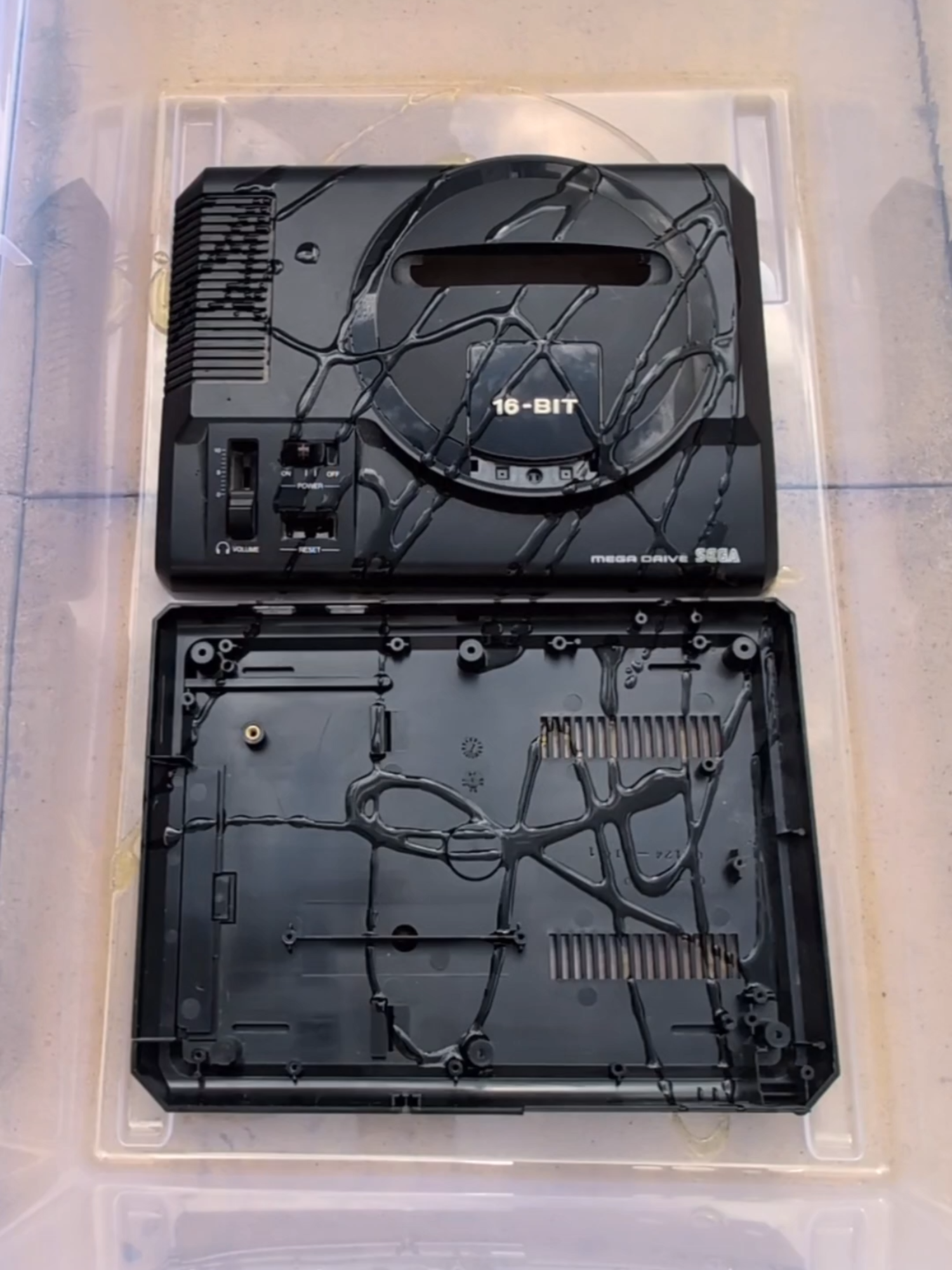 Dusty SEGA Mega Drive takes a bubble bath #retrogaming #restoration #sega #megadrive #cleaning #90skids This SEGA Mega Drive was covered in a thick layer of dust and needed a good clean. Unfortunately the dust was also covering up scratches on the console. Still, it enjoyed a good needed bubble bath and will go to a new home soon. #retro #restore #gaming #repair #renew #cleaning #sonic #sonicthehedgehog #calming #satisfying