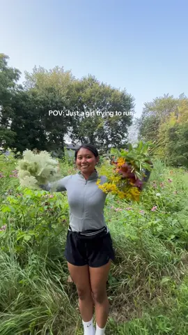 I was distracted #girlonrun #Running #wildflowers #distracted