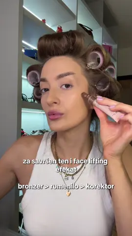 samo ovaj redosled prihvatam #makeuptricks #makeuphack #blushhack #concealerhack #faceliftmakeup 
