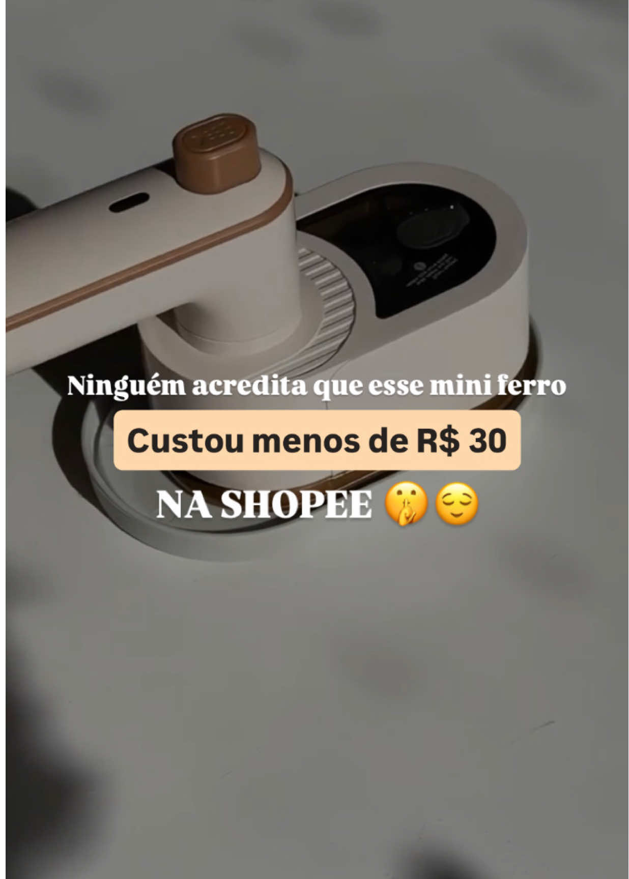 Comente “QUERO” para receber o LINK! O mini ferro que salvou minhas roupas durante a viagem 😅✨ Compacto, prático e cabe em qualquer mala! #achadinhodashopee #miniferro #ferroportátil #viagem #viral 