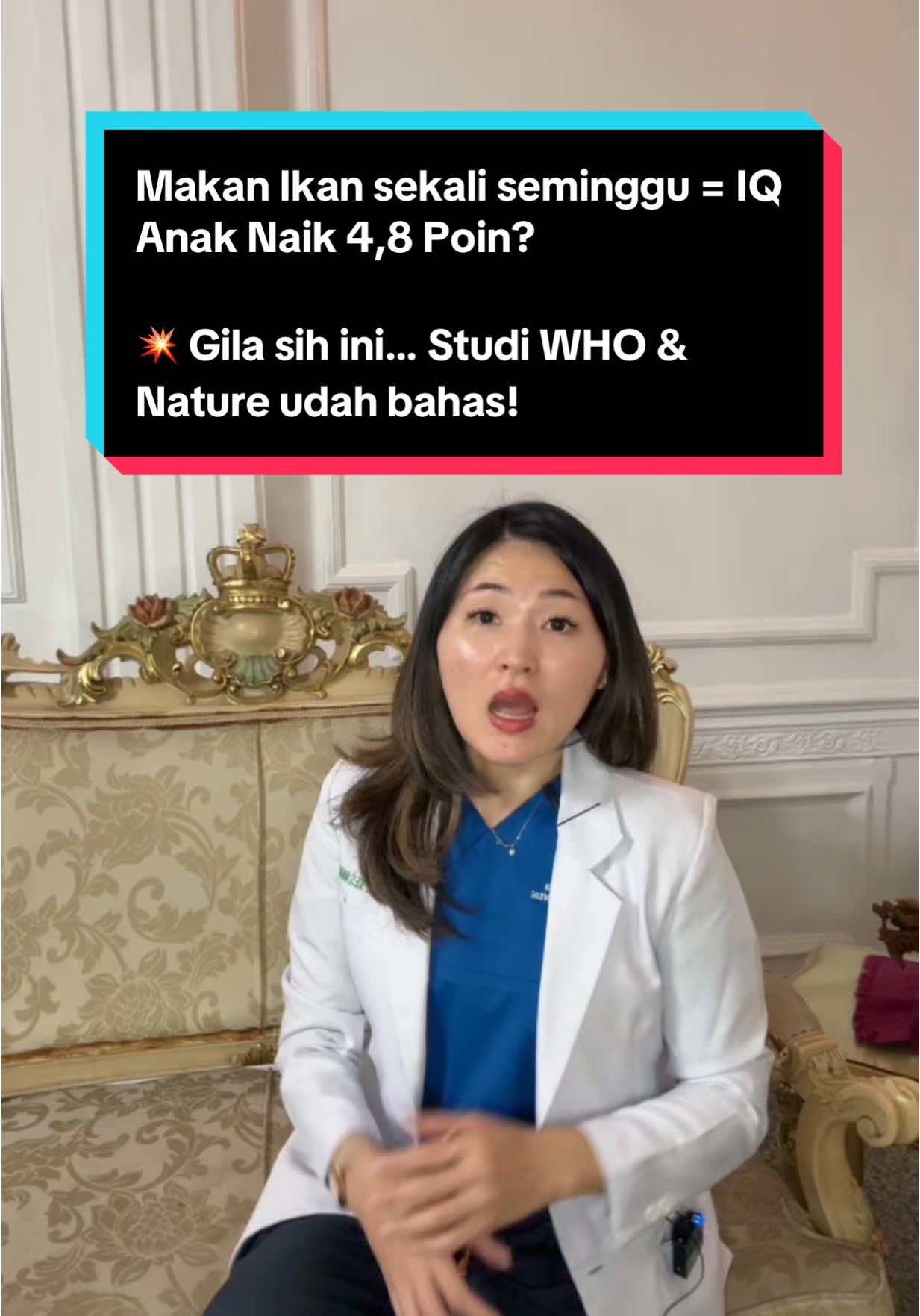 ✨ Rekomendasi WHO & IDAI: •	1–3 tahun: 30–50 gram ikan per kali makan, 2–3x seminggu •	4–6 tahun: 50–75 gram, per kali makan, 2–3x seminggu - 7-12 tahun: 75–100 gram, per kali makan, 2–3x seminggu Kandungan nutrisi di ikan yang meningkatkan IQ anak adalah DHA & EPA (Omega-3), Iodin, zinc, vitamin, dan high-quality protein 💡 Tips tambahan agar nutrisi ikan dapat diserap maksimal:  1. Tambahkan lemak sehat (minyak zaitun atau EVOO) untuk bantu serap vitamin D & omega-3.  2. Kombinasikan dengan sayur tinggi vitamin C (brokoli, tomat) untuk tingkatkan penyerapan zinc & zat besi dari ikan.  3. Jangan masak terlalu lama ya karena DHA mulai rusak di suhu >190°C dalam waktu lama, yaitu >10 menit.  4. Hindari ikan asin atau ikan kaleng tinggi garam untuk anak balita karena kadar sodium berlebih #fyp #FYPdokteranak #KesehatanAnak #nutrisianak #makanikan 