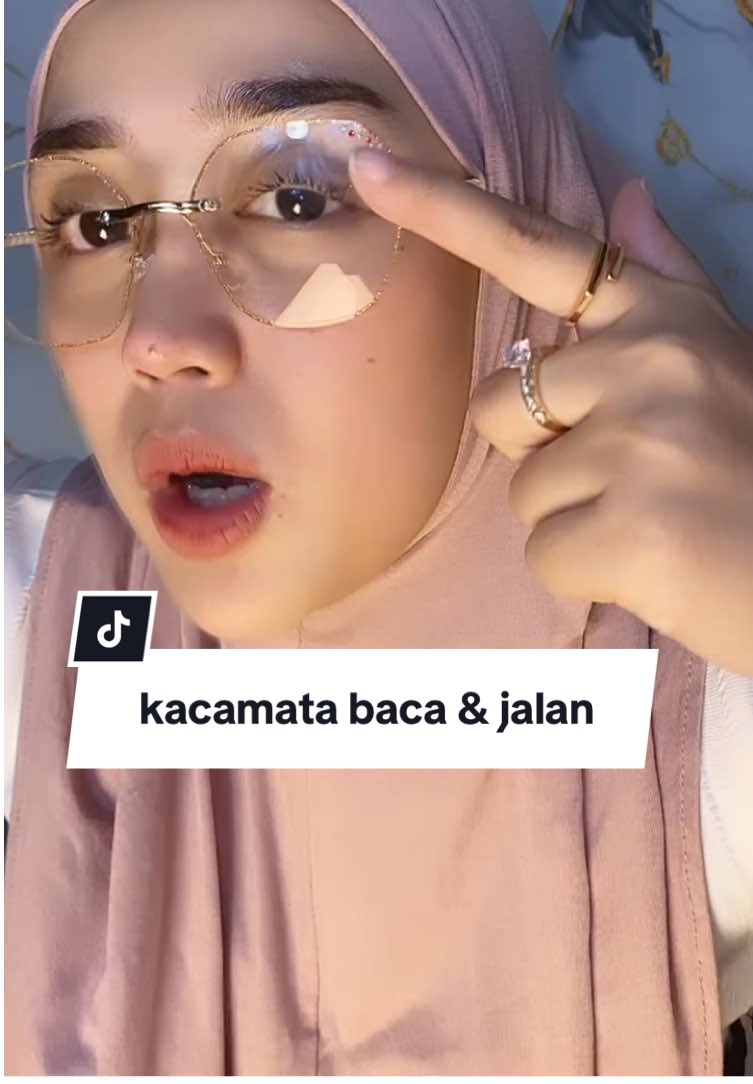 lucu kacamatanya #kacamata #kacamatamurah #kacamatabaca  #kacamatabacadanjalan #kacamatadoublefokus #kacamataplus #kacamatakekinian #kacamatatanpabingkai 
