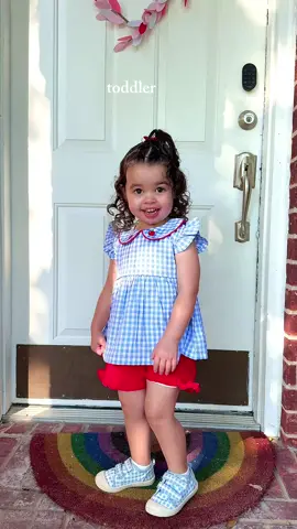 im not ready for back to school 😭🍎✏️ #toddlerootd #backtoschool #backtoschooloutfit  #MomsofTikTok #toddlergirl #girlmom #momlife 