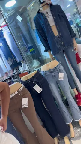 Jeans campana ✨🤍disponible en tallas 26-28-30-32-34🥰 que esperas para adquirir lo tuyo catálogo 📲914931215 #parati#fyp#tendencia#moda#campana#viral