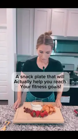 If you like snacky plates but also want to lose weight, this one is for you!!!  Make sure to hit the save button to refer back later!💪🏻