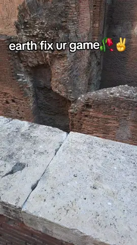 bugged texture in rome😭