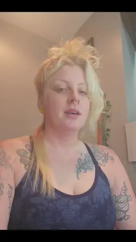I remeber thinking so many times, everytime i started growing my hair and then cut if off again, how long it would be if I never cut it that first time. I did love it short though. it felt like the more creative edgy side of myself was alive.