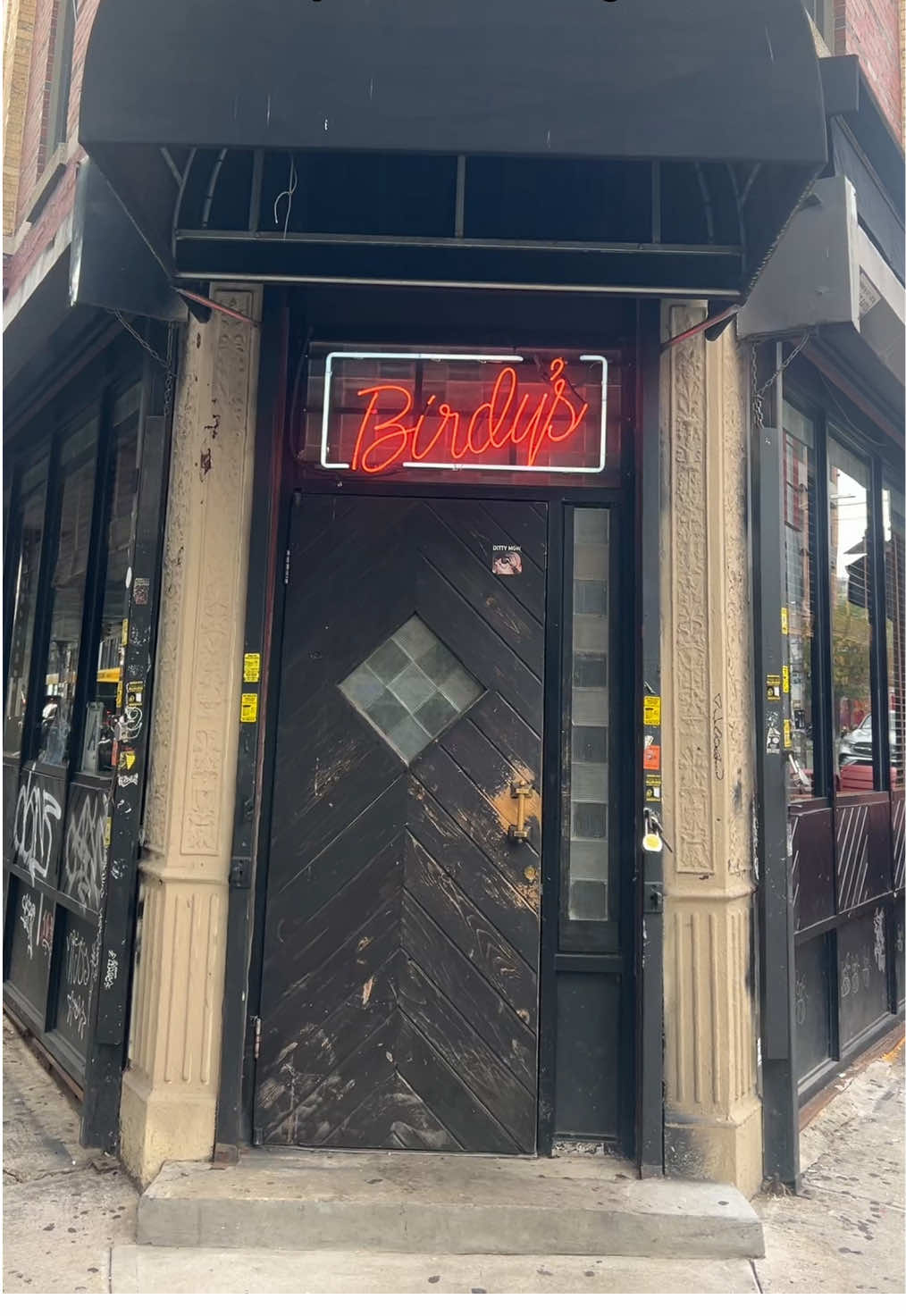 i saw it the day it came out & was shocked to see they filmed here lol