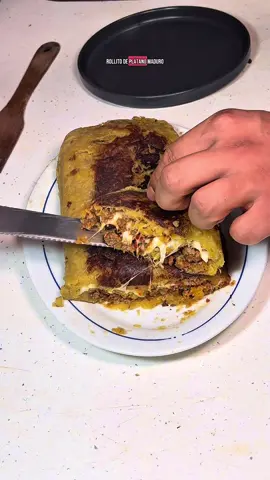 Plátano maduro relleno de carne y queso… así se cocina el cariño🍌🧀❤️ #platanomaduro #recetascaseras #comidalatina #comidacolombiana #recetasfaciles 