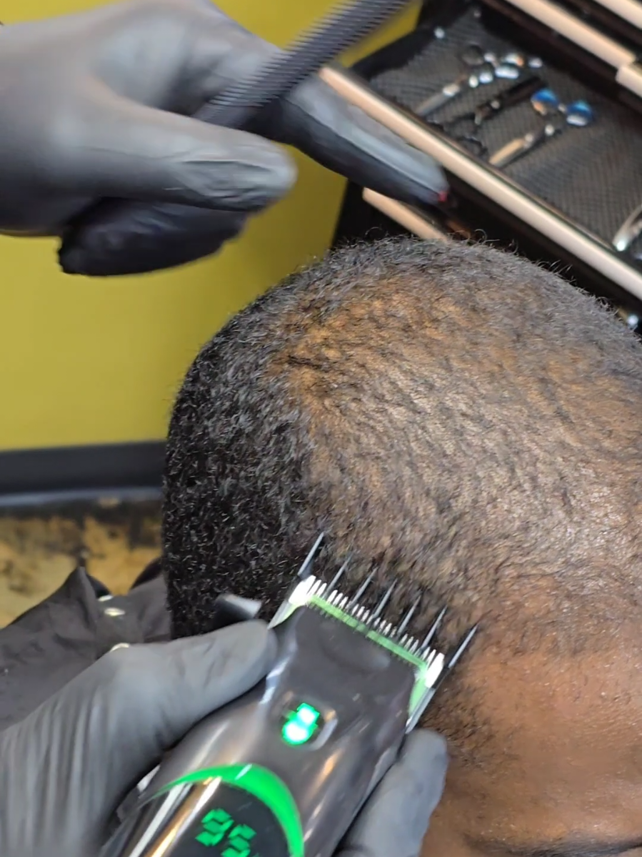 Fixing Patchy Hair Without Enhancements #Alsmillions #noenhancements #spottyhair #patchyhair #haircutting 