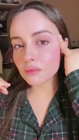 ما تحتاجين بوتوكس، سيروم فيلورا 5 في 1 يكفي. جربيه اليوم
