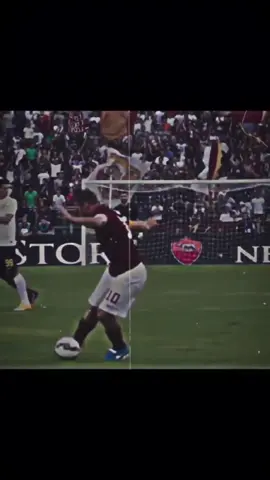 waa ninkii dhisey taariikhda ROMA 🐺 🔥:>] #fyp #somalitiktok #totti #viewsproblem #roma #italy #editing  @QOSLAAYE 🍂