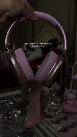 Sound is amazing, NOISE CANCELING TOO! battery lasts a long time, AND they won’t slide down, perfect for the gym✨#headphones #flashsale #dealsforyoudays #giftideas #gifts #giftsforher #giftsforhim 