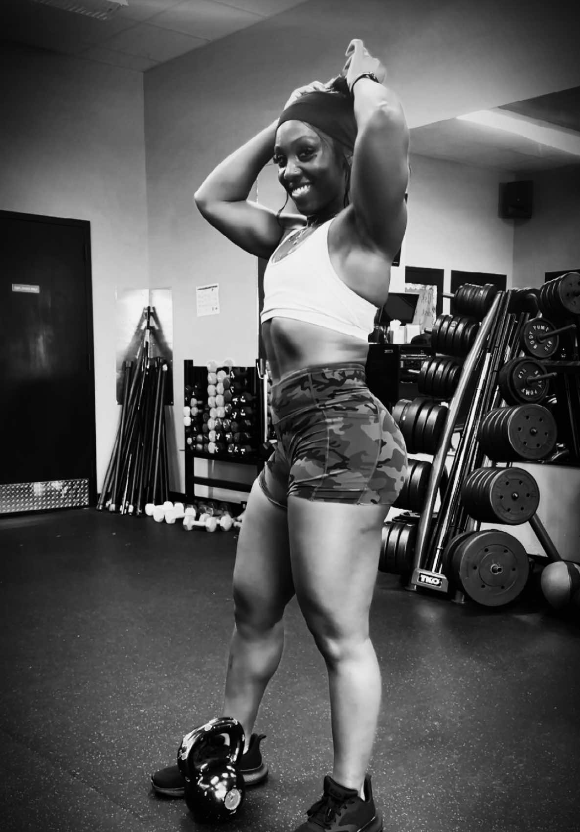 Don’t Let the High Ponytail Fool You 💕  This Pretty Woman is Pretty Strong, Pretty Powerful, and Full of Very Good Pretty Energy 💕💪🏾  You Better Come & Get You One of These 🤭 #her #fitnessmotivation #gymgirls #houston #womenwholift 