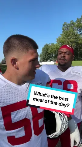 The answer is breakfast and that’s that 🤷🍳🥞🍓 #kansascitychiefs #qotd #breakfast #lunch #dinner 