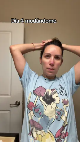 Dia 4, de los mismos creadores: Ojalá te mudéis… este capítulo de llama por qué tengo tantas mierditas… 🤣 #mudanza #moving #womenslife 