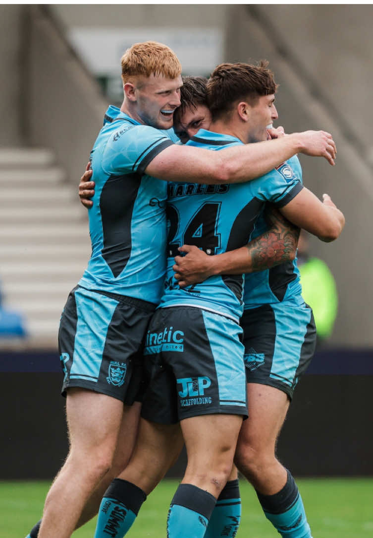Acrobatics from the winger ✈️ #HullFC #SuperLeague #RugbyLeague