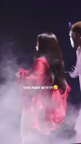 THE HAND PLACEMENT?!?😭😮‍💨🔥i can’t get over for this part!! #jennie #jenniekim #fyp 