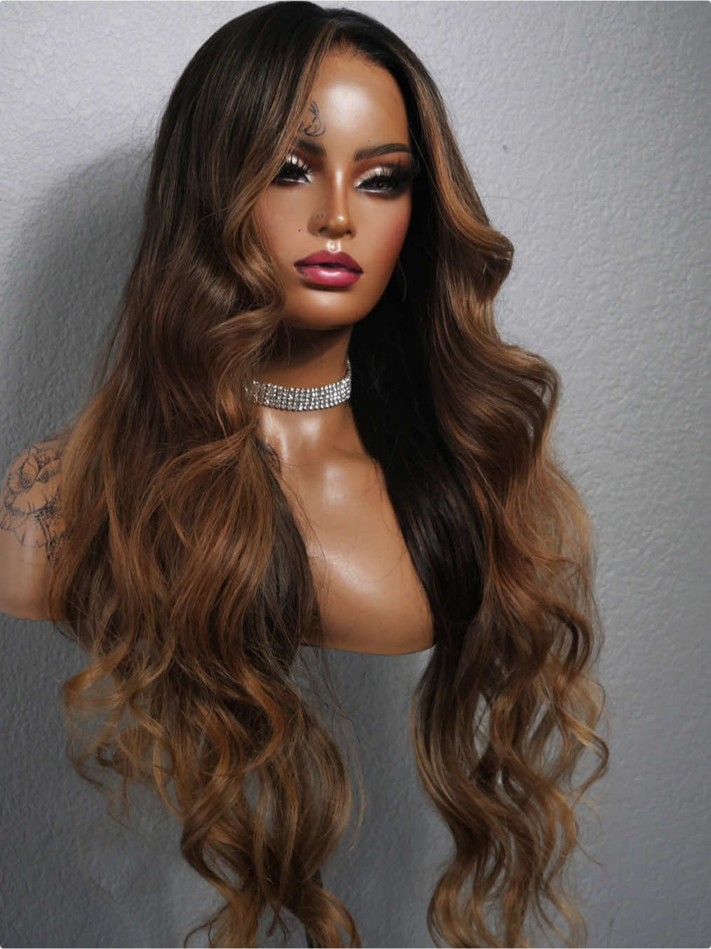 YONCÉ - Custom Made HD Lace Frontal Wig/ 100% Human Hair 28” Full Density / Colormelted Caramel Bronde Balayage @Redken Pro w Face Frame & Layers / Styled w Curls  Currently accepting new wig orders for September & October🍁🍂🎃  WIG SALE - Buy 1 , get 25% off 2nd wig or a wig revamp (free styling on both) Only 8 slots available for this offer. Sale ends Sept. 15th or when slots fill up ! DM or WhatsApp to order ✨  . #jelaniwigs #custommadewigs #humanhairwigs #wigs #wig #wigmaker #wigmaking #wiginstall #custommade #wigstyling #wigsnatched #wigslayed #wigstylist #wigshop #wigspecialist #hair #hairtransformation #hairstyle #copperhair #fallvibes #hairtrends #fallfashion  #redken #hairstylist #wigsale #hairsale #humanhair #bruentte #balayage #honeyblonde
