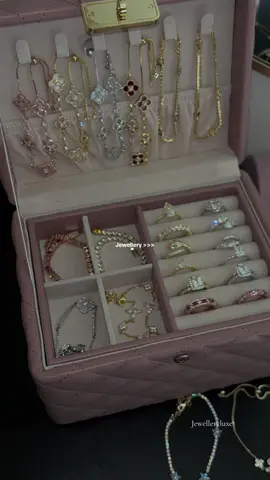 A girl can never have enough jewelry ✨ #jewelryobsessed #trendingjewelry #girlmusthaves #jewelry #sparklejewelry #matchingjewelry 