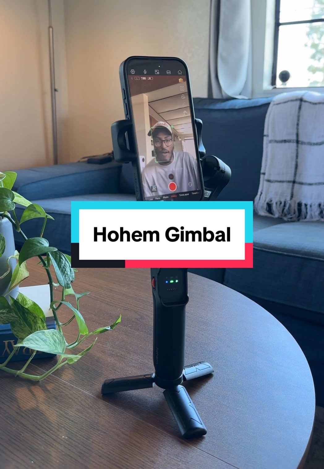Get in incredibly stable footage with your phone using this  stabilizer #hohem #gimbal #stabilizer #contentcreator #TikTokShopCreatorPicks #TikTokShopBackToSchool 