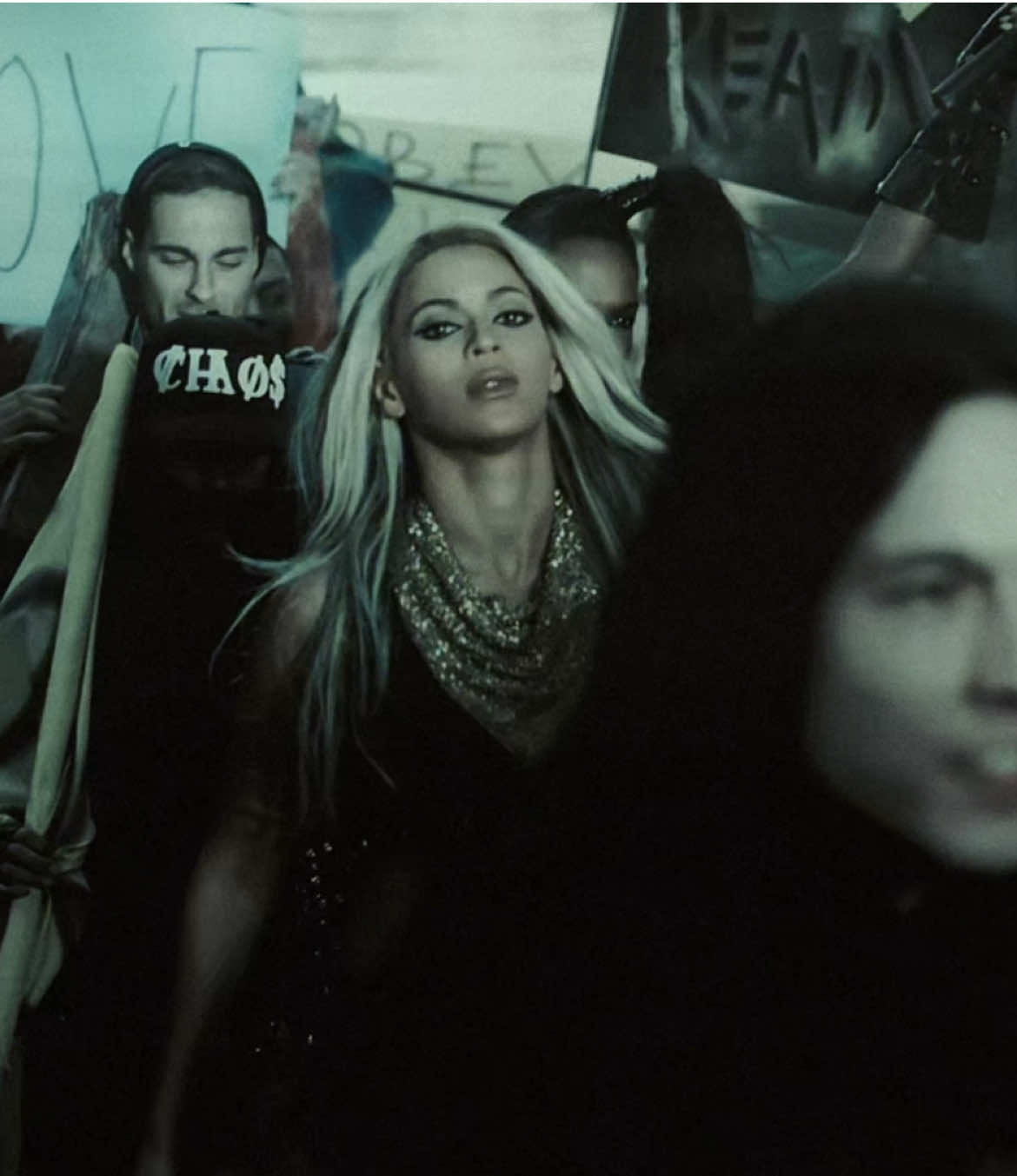 vem mamae que a gente ja ta comprando a roupa preta ib:@★ JVL1P ★ #beyonce #actiii #rock #rockstar #albumrock #teoria #rockyonce