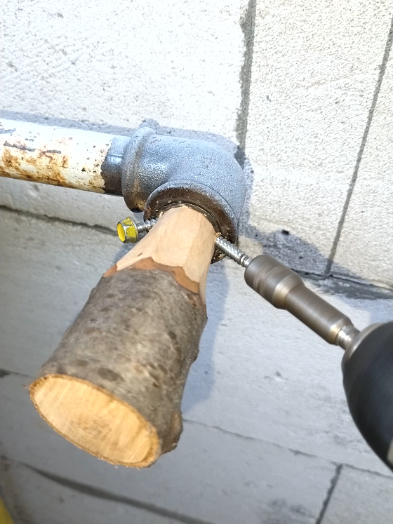 Great DIY Plumbing Idea! How to Remove Broken Faucet Threads from a Pipe #DIY #plumbing #idea #tricks #tips 