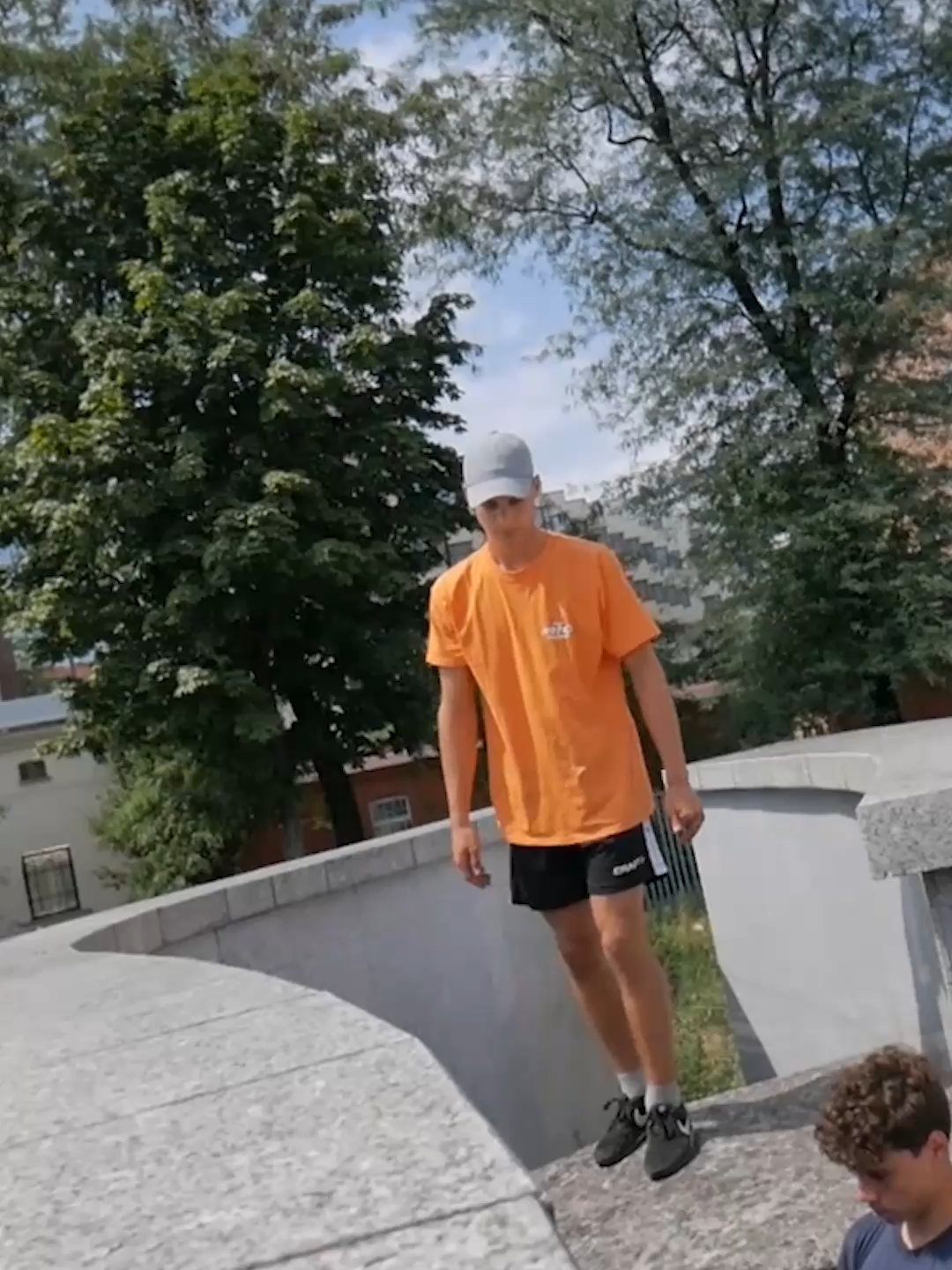 ah! I parkoured wrong! 😩 🤣 #parkour #training #parkourlife #parkourfail #brofail #fail