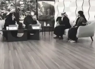 المذيع نسى نفسه وكمل الاغنية 🎶🤔🤎 #راقت_لي 