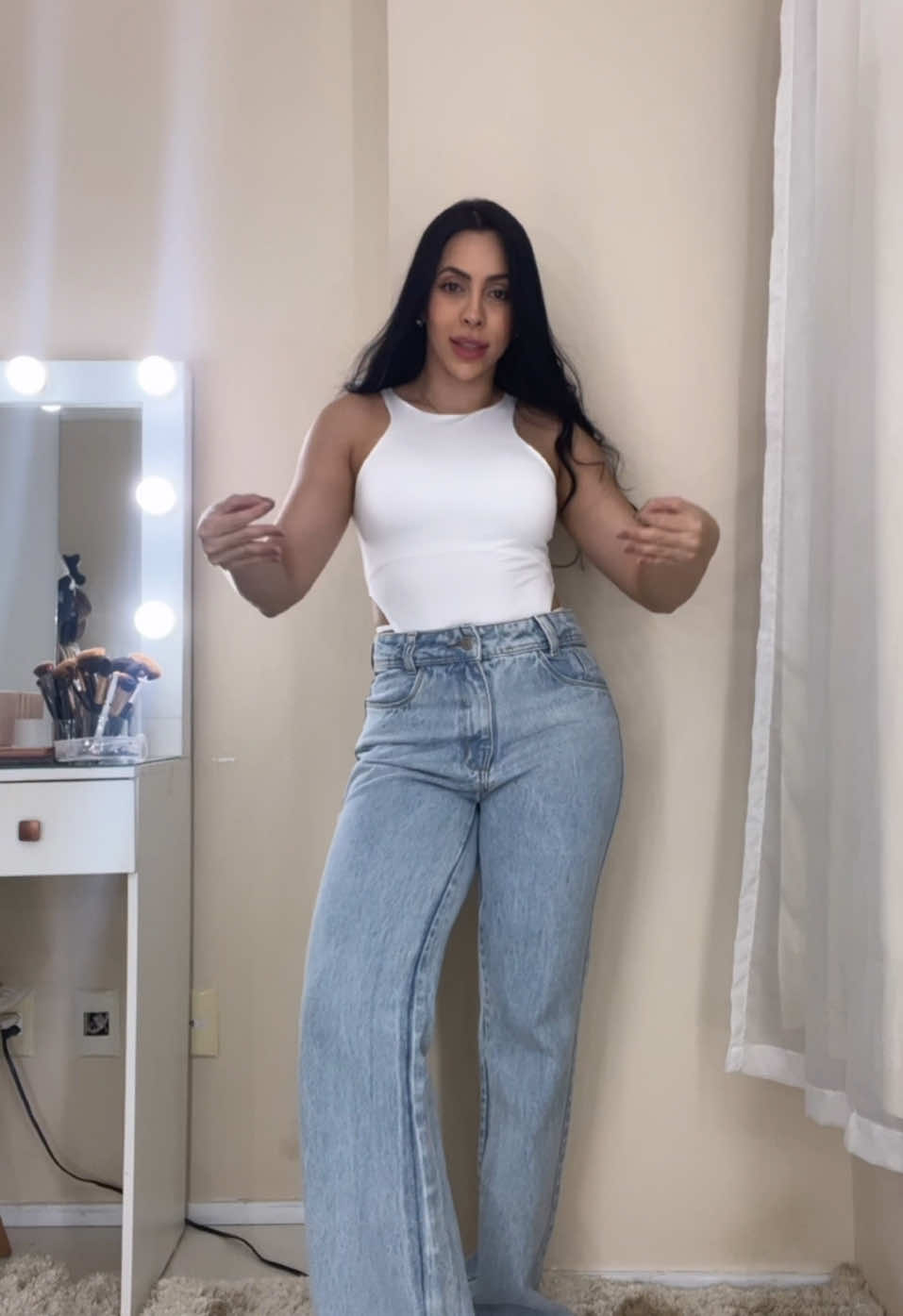 Quem amou respira como eu 🙋🏻‍♀️ #wideleg #rhodejeans #calcajeans #fy @Rhode Jeans 