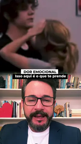 “Dor emocional, isso aqui é o que te prende.” #psicologia  #terapia  #relacionamento  #mulheres  #dependenciaemocional 