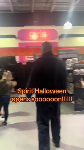 Let’s go Spirit Halloween #spirithalloween #fyp #michaelmyers #halloween #michaelmyers 