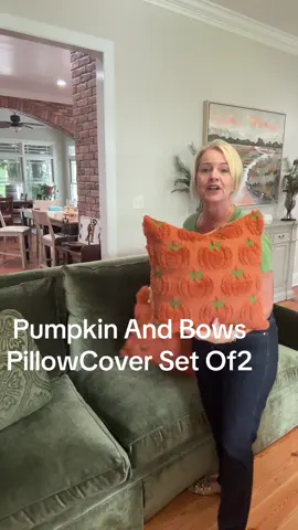 #easyfalldecorating #softfluffyfeeling #greenbowdesign #hiddenzipper #useinsideorcoveredarea 