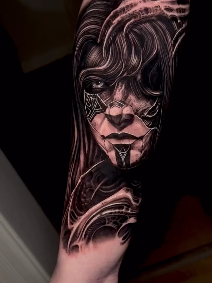 #tattoo #videogametattoo #gamingtattoo #tattootiktok #clairobscure #clairobscureexpedition33 #coe33 #expedition33 #alicia #paintedalicia #gametattoo #realistictattoo #blackandgreytattoo