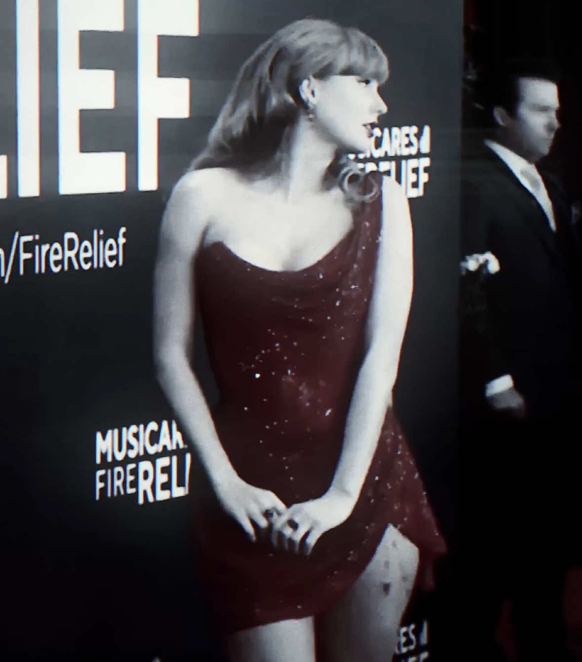 Mama #TAYLORSWIFT #tayloralisonswift #taylorswift #swifttok #swiftie #taylorswiftaura #taylorswiftedit #redcarpet #grammys #vmas #theerastour #taylorsversion #viral #mother #foryou #fyp 