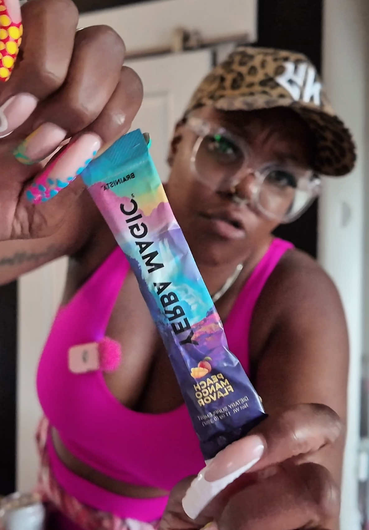 I’m having more fun that I’d like to admit with these drinks 🫣 @OLIPOP is my new drink hyperfixation 💕❤️ #yerbamagic #cleanenergytea #focusfuel #drinkrecipes #summerdrinks #healthandwellness 