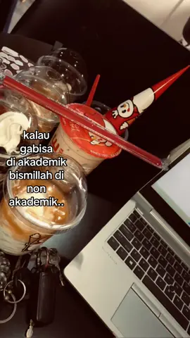 gaes aku mau cerita jadi kmrn tuh aku ada pengambilan nilai praktek bola voli(pasing atas)trus nilai ku lumayan tinggi..(pls bukan sombong)…trus temen’aku bilang “enak ya jas nilai u tinggi”,trus aku jawab deh “nilai aku memang tinggi di prakter,tapi nilai ku paling rendah di kertas nnti” jadi gaes ga semua orang punya kelebihan aja,setiap orang pasti punya kekurangan..💓 #fyp #fyppppppppppppppppppppppp #beranda #justcontent 