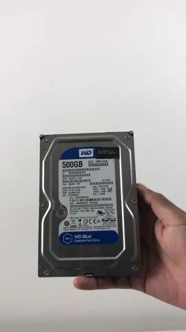 Upgrade no seu PC com o HD WD Blue de 500GB! 💻✨ Com 7200 RPM e 32MB de cache, ele entrega velocidade e eficiência pra quem não abre mão de performance. Ideal pra desktops e perfeito pra quem quer mais espaço sem perder tempo. Disponível na TikTok Shop — clique e turbine seu setup! #UpgradePC #HD500GB #WesternDigital #TechTok #SetupPerfeito #DesempenhoMáximo #ArmazenamentoSeguro #TikTokShop #WDBlue #HardwareTop