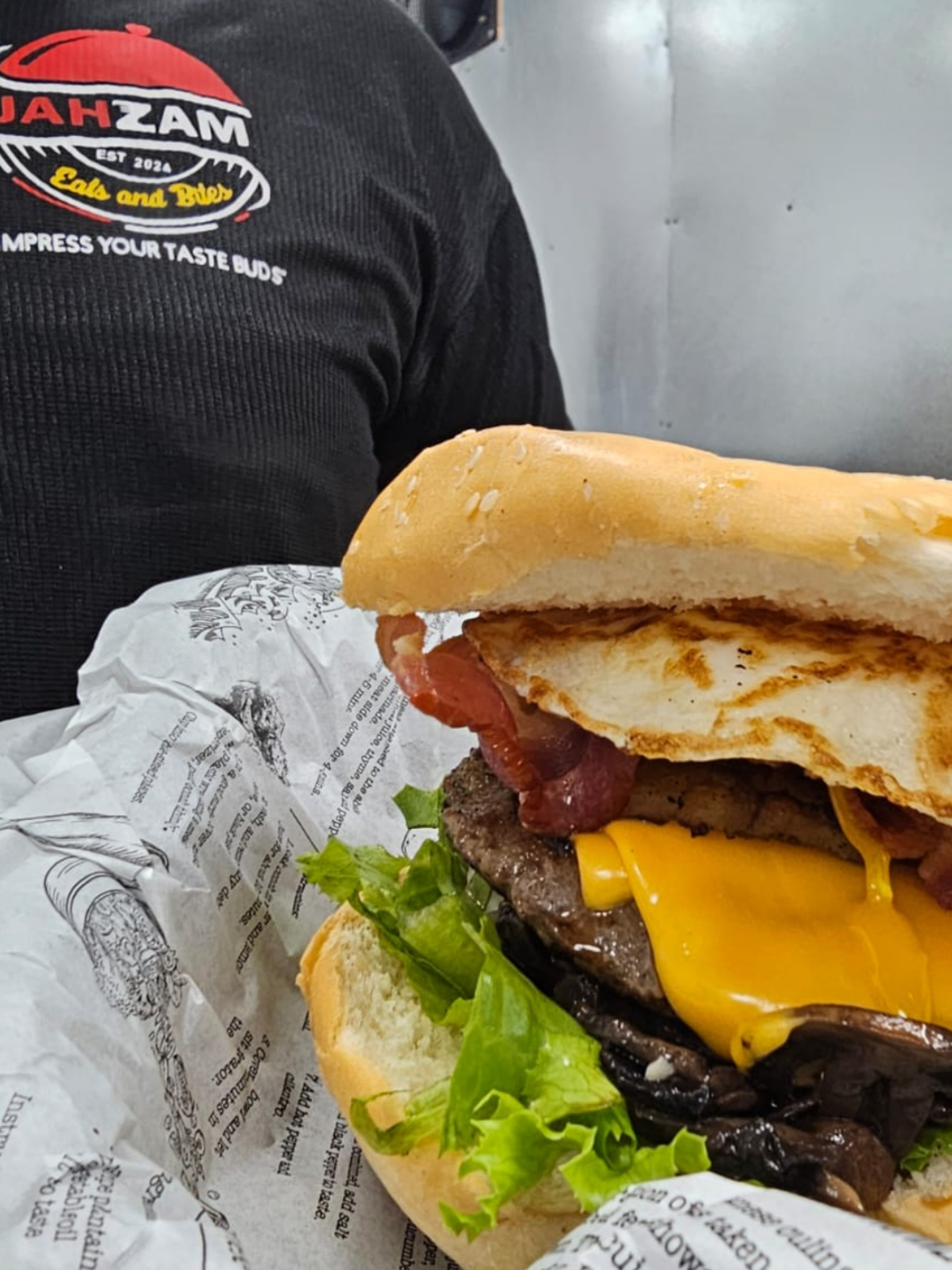 🍔🔥 Friday is Fast Approaching! 🔥🍗 Don’t feel like cooking? No worries — we’ve got you covered! Sink your teeth into our tasty burgers and mouthwatering wings — hot, fresh, and full of flavor! 📍 This Friday & Every Friday 🕕 6PM – 10PM 📍 #92 New Haven Street, Marabella 📞 Call or WhatsApp: 382-9009 Good vibes. Great food. No dishes. 😉 #jahzameatsandbites #BurgerNight #WingLovers  #streetfoodvibes 