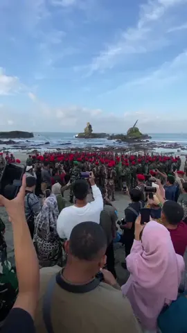 #tniad #tnial #tniau #tni #tentara #nkri #merahputih #tniindonesia #tniindonesia🇮🇩 #merahputihhargamati #tentaranasionalindonesia #nkrihargamati #tniprima #tnibersamarakyat #calontni #calontentara #tamtama #bintara #perwira 