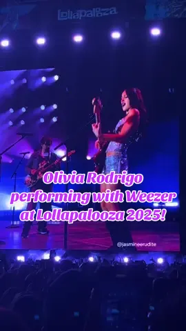Replying to @U by Kotex® US @Olivia Rodrigo and @weezer was so iconic omg 🤩💜🎸 @livies hq ❤️  #fyp #foryou #forupage #lollapalooza #lolla2025 #livpalooza #chicagotiktok #chicagotok #chitown #lollapalooza2025 #lollapaloozachicago #obsessedoliviarodrigo  #or #oliviarodrigo #oliviarodrigoguts #oliviarodrigogutstour #gutsworldtour #gutsspilled #gutsspilledtour #gutstour #gutsspilledworldtour #2025 #chicago #Chicagofestival #musicfestival #chicagoinfluencer 