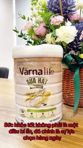 #varnalife Sữa hạt.Nhờ vào hơn 20 loại hạt và ngũ cốc cung cấp đạm thực vật, thích hợp cho đường huyết phụ nữ có thai & người đái tháo đường với Isomatulose có chỉ số GI thấp, chất xơ thực phẩm Inulin.