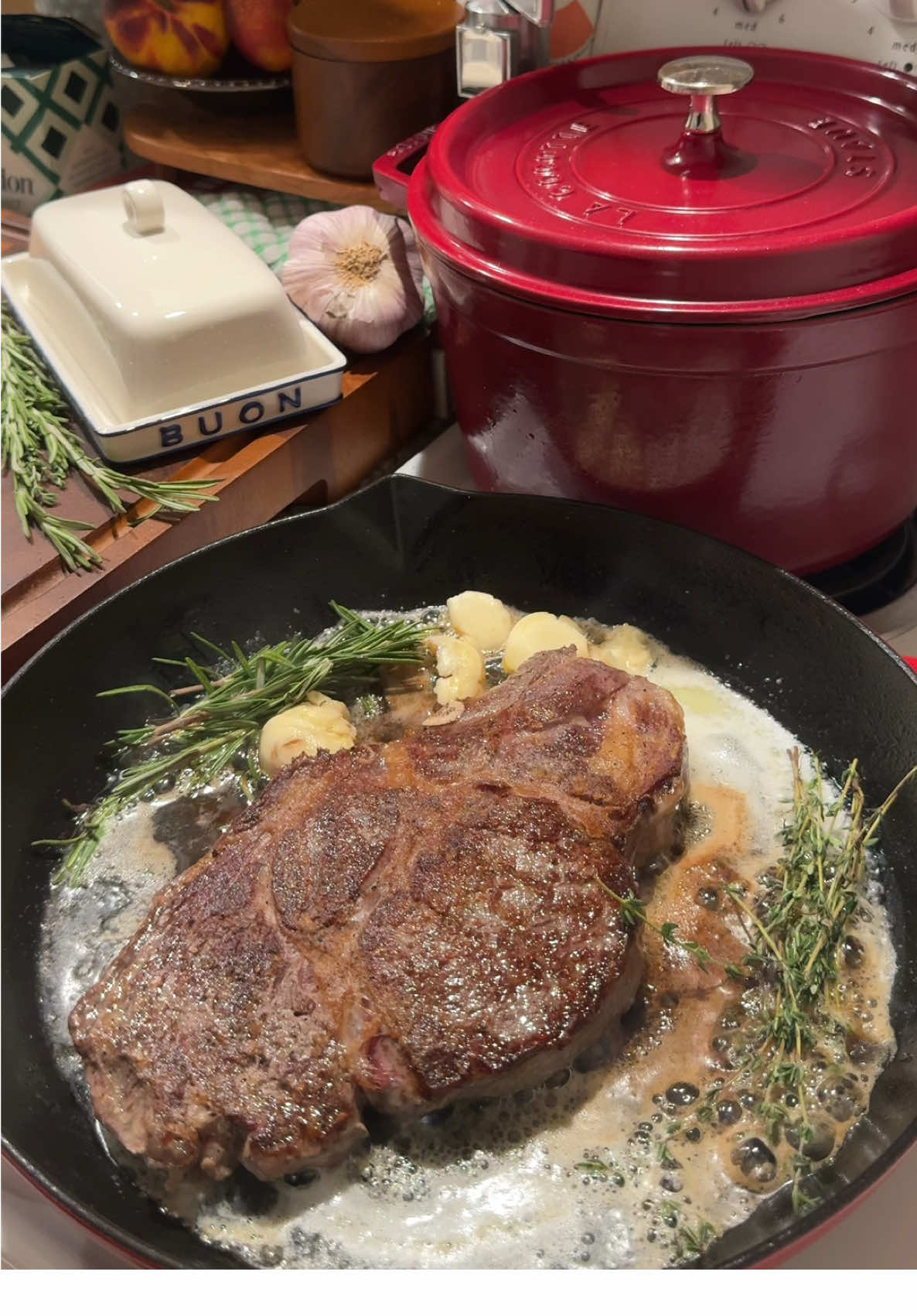 name a better sound in this world 🥩 #steak #asmr #cookingvideo 