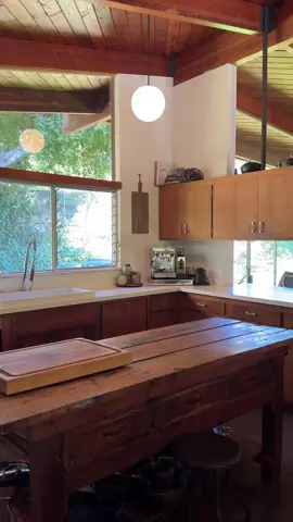1965 Rustic Canyon treehouse designed by June Veloso…on the market for $5,950,000 🤎 Listed by Cynthia Ambuehl #larealestate #midcenturymodern  #timecapsulehouse  #rusticcanyon #santamonica #woodenhouse 