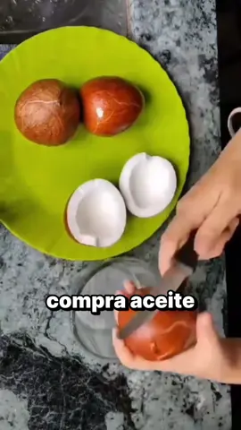 El Secreto para Hacer Aceite de Coco 100% Puro en Casa. Aprende el método paso a paso para hacer tu propio aceite de coco virgen en casa, 100% puro y libre de químicos. Descubre cómo este aceite, rico en ácido láurico, puede transformar tu piel y tu cabello. ¡El aceite comprado en tiendas no se compara! homemade coconut oil, virgin coconut oil, DIY beauty, natural skincare, hair oil treatment #aceitedecoco #remedioscaseros #bellezanatural #cuidadodelapiel #cuidadodelcabello #hechoencasa #salud #shorts #coconutoil #diybeauty #naturalremedy #salud #Vitalízate #tiktoksalud #pielsana