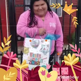 no sé olviden del cumpleaños 🎂 de Martina Riveros . influencer que marco un año lleno de maquillaje. 