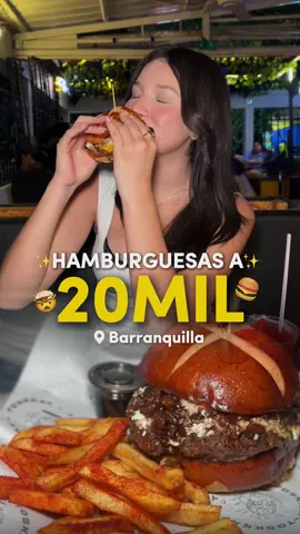 ✨🍔 ¡Hamburguesas a 20mil pesos  y salchipapa a 24mil!   Es real y encuentran esta super promoción en @toskkat ⬅️ 10/10 todo, demasiado rico 🤩 #hamburguesas #salchipapa #promocion #comidarapida #Foodie #barranquilla #fyp #paratii #comida #food 