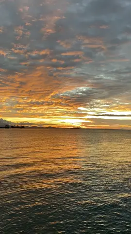 Sorong#fyp #sunset #tembokberlinsorong 