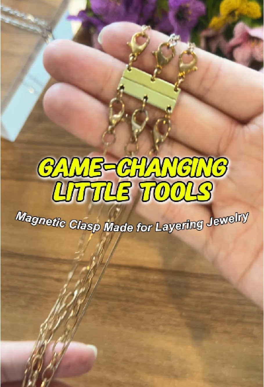 How to put on three necklaces quickly #necklace #necklaceclasp #magneticnecklaceclasp #necklacehack #tiktokmademebuyit #tiktokshopcreatorpicks #dealsforyoudays #tiktokshopbacktoschool
