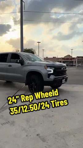 Un cambio para la Chevy Silverado!!  🫵🏻 24x10 Gloss Black Wheels 🛞 35/12.50/24 Tires 🔥  Muchas Gracias @Homer 🤝🫡 #chevy #silverado #chevytrucks #llantero #upgrade #bbtcrew #bigboystirescc #wheels #tires #twentyfos #replicawheels 